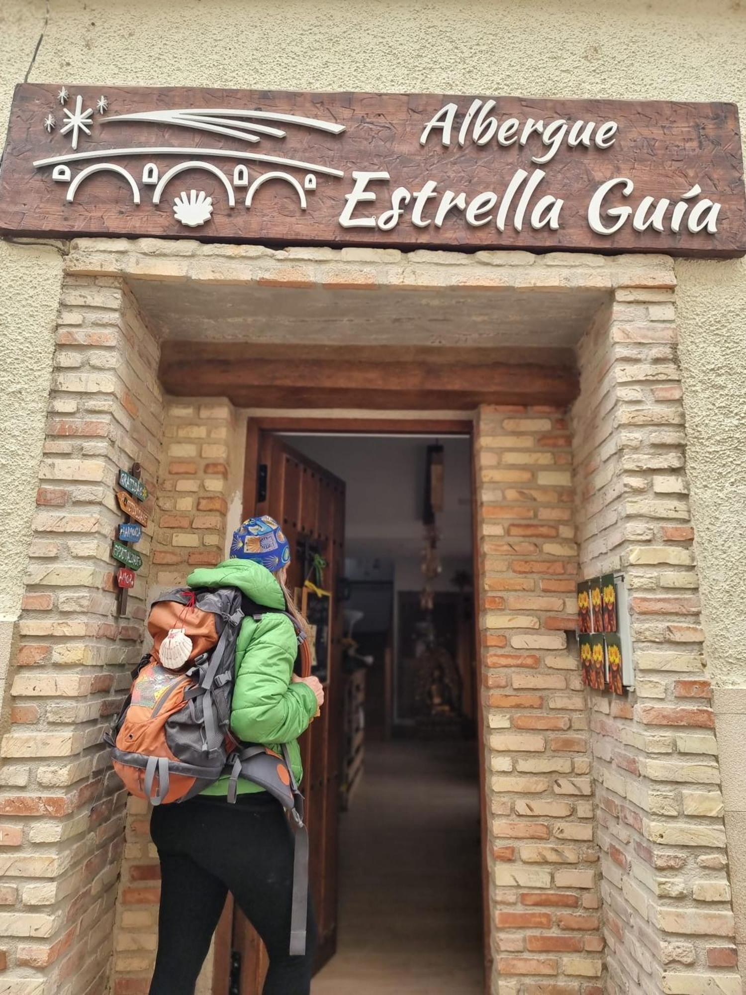 Albergue Estrella Guia Пуэнте-ла-Рейна Экстерьер фото