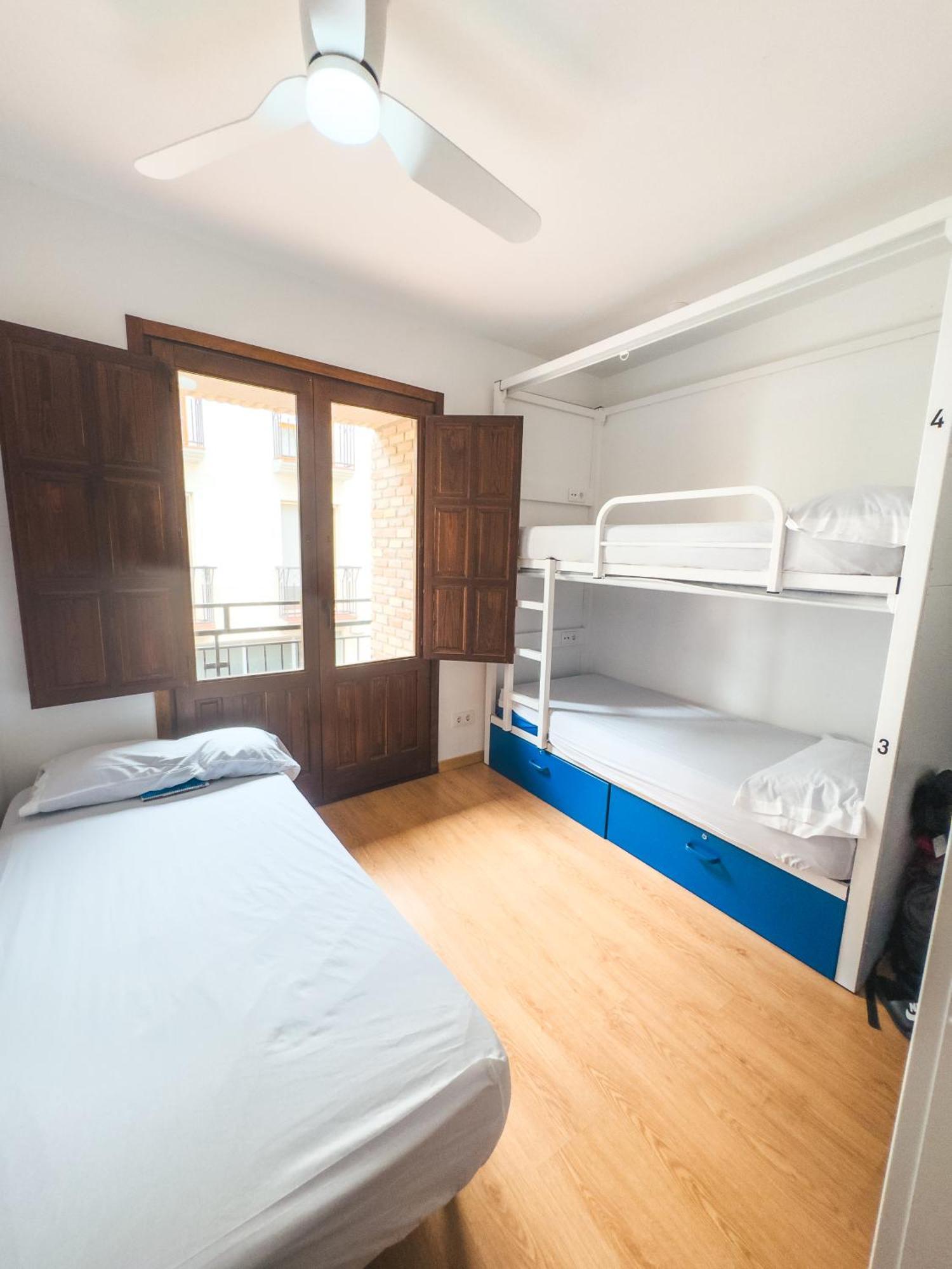 Albergue Estrella Guia Пуэнте-ла-Рейна Экстерьер фото