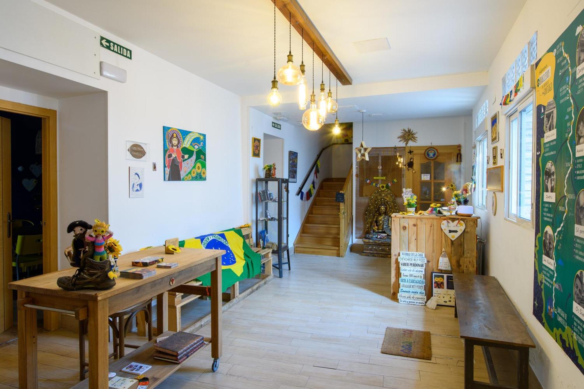 Albergue Estrella Guia Пуэнте-ла-Рейна Экстерьер фото
