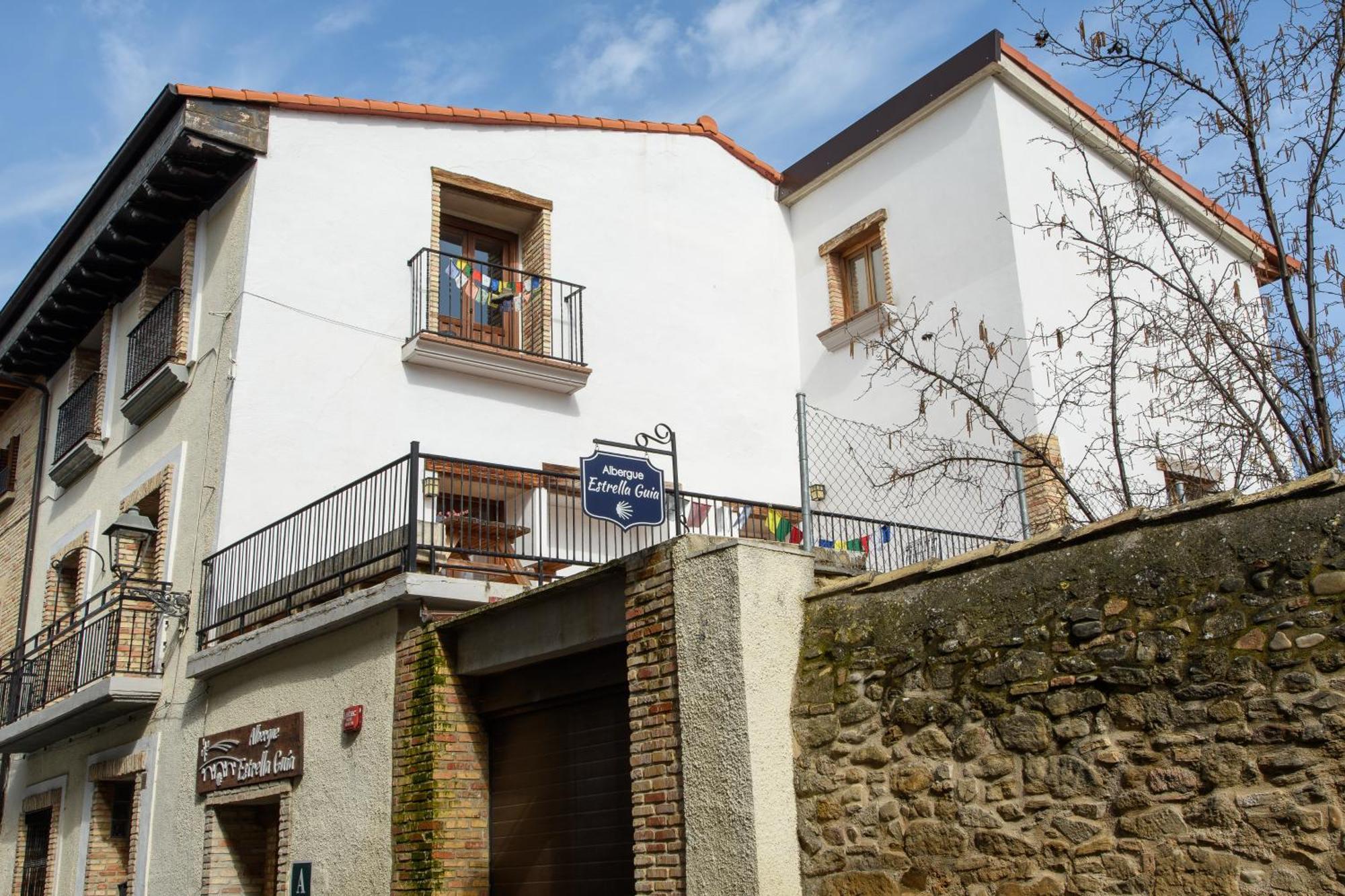 Albergue Estrella Guia Пуэнте-ла-Рейна Экстерьер фото